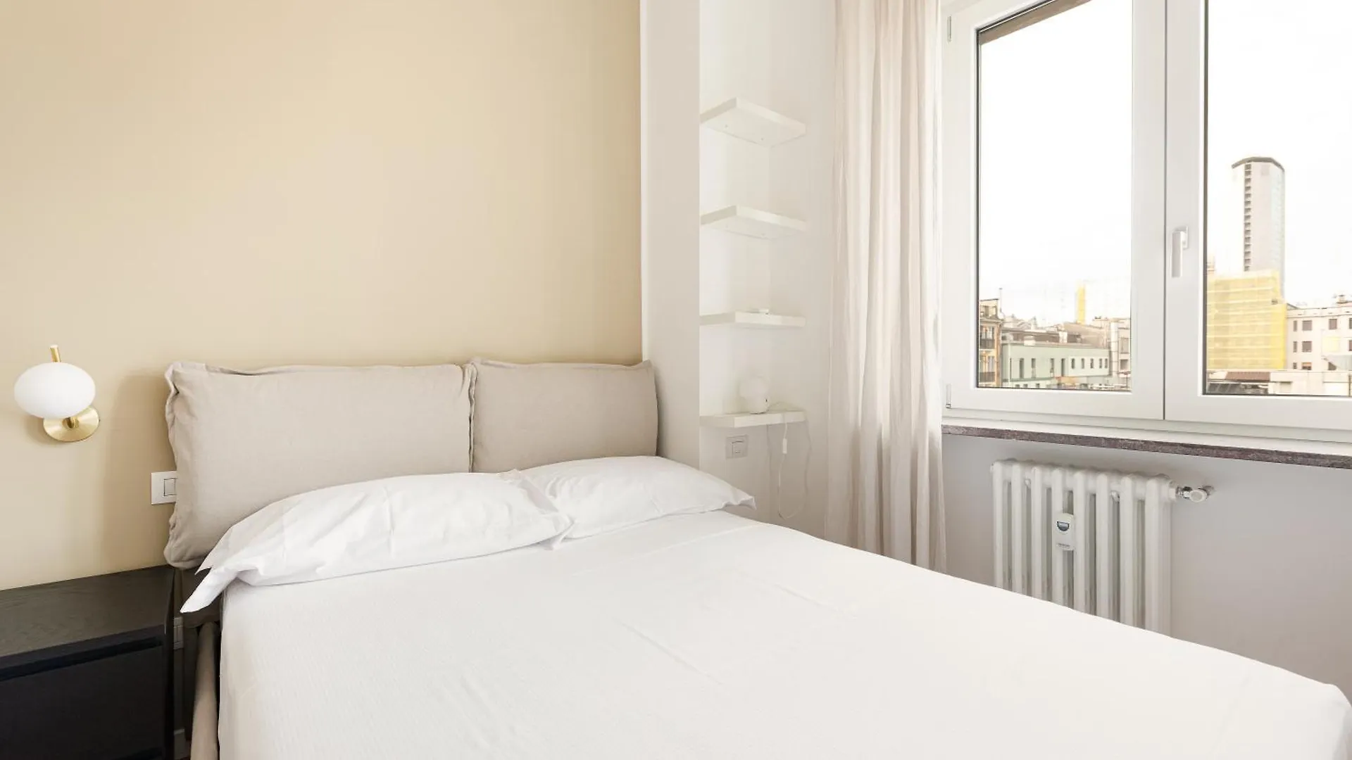 Bright Apartment Milano Centrale Italy