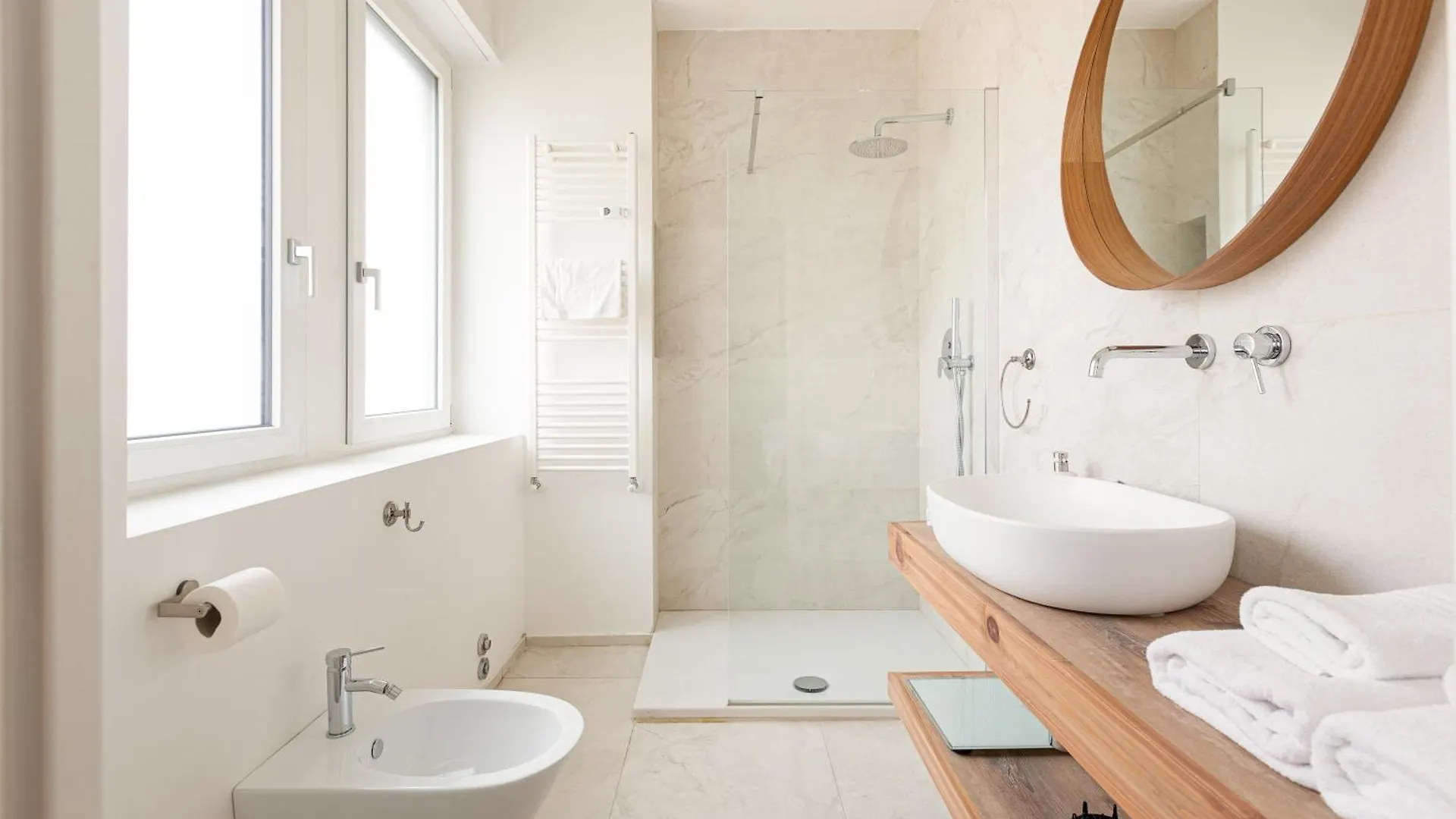 Bright Apartment Milano Centrale  Milan